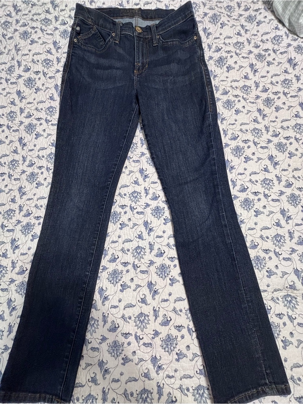 Rock & Republic women’s size 8 Fixx Skinny dark wash denim jeans mid rise